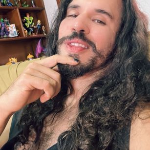 Lyon White hairy Model - Lyon White hairy