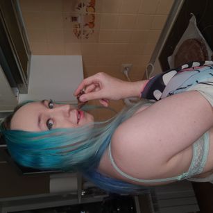 Model - TheTrixy footfetish