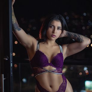Cleo denil latina Model - Cleo denil latina