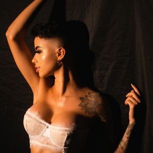 Alessandra demons bigtits Model - Alessandra demons bigtits