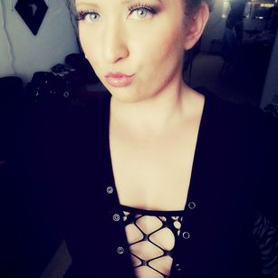 Model - Angel Bonds 9
