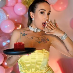 Marry Vi bigass Model - Marry Vi bigass