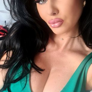 Model - LauraGreen36 toys