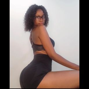 Model - SexyShan femdom