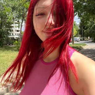 Model - Alissa_kiss horny