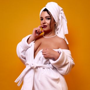 Model - JennifferGrey MILF