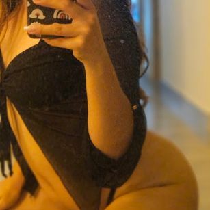 Megan thomson Striptease Model - Megan thomson Striptease