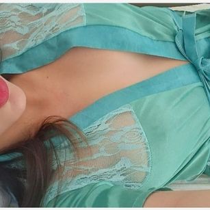 Model - Aarina Flowers bigtits