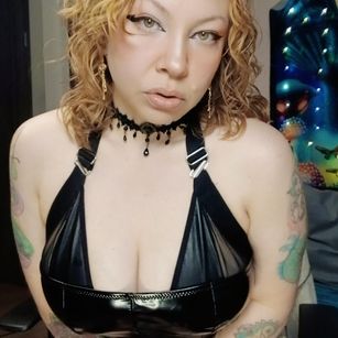 KrystalViolet striptease Model - KrystalViolet striptease