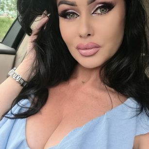 Model - LauraGreen36 anal