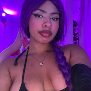 Idun Brunette feet Model - Idun Brunette feet