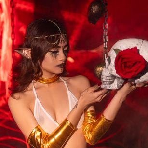 Model - VenusOlympus squirting