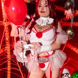 Model - AmaranthaVelmet milf