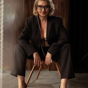 Amanda Thomsen secretary Model - Amanda Thomsen secretary