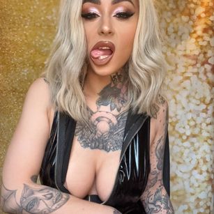 British Mistress Vanessa footfetish Model - British Mistress Vanessa footfetish