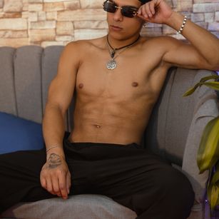 Model - wyatt muscle