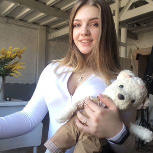 Model - LinaRose stockings