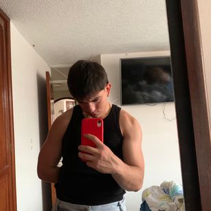 Model - Bayron bigdick