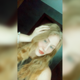 Model - ladyred18 smile