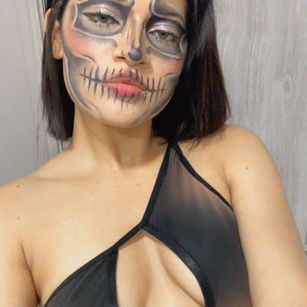 Nahayo latina Model - Nahayo latina