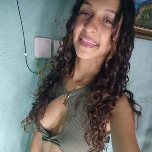 Model - Hanzel Trinity Squirt