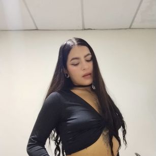 Model - JoyHills blowjob