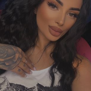 Model - SashaBae bigboobs