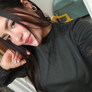 Model - JoyHills feet