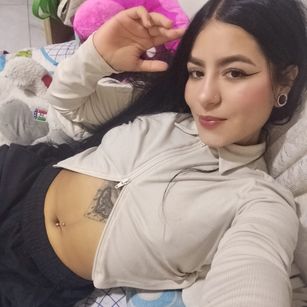 Model - JoyHills feet