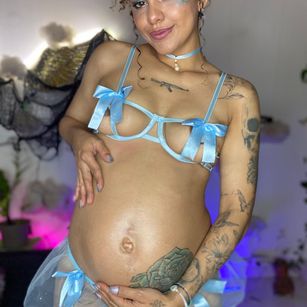 Preggy Muse horny Model - Preggy Muse horny