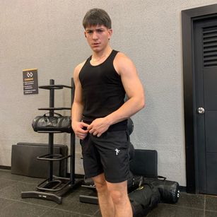 Model - Bayron hairy