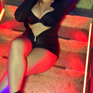 Model - Vaneza Garcia latina