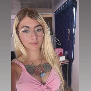 Model - Marilyn_moon blonde