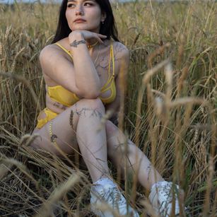 Model - Monica dirty