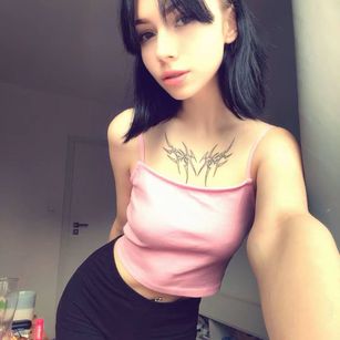 Model - SweetieMonica beauty