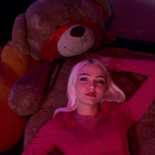 Model - Lina Lirian fastresponse