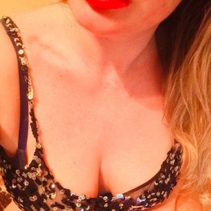 Model - kiss you  1