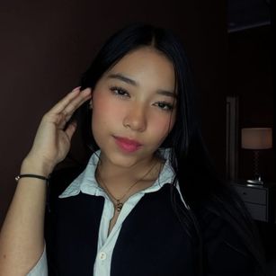 Model - Hana Luna petite