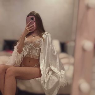 Model - thecallmeami petite