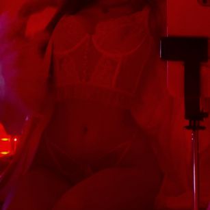 Model - thecallmeami beautiful