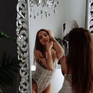 Model - ElizaVec fetish