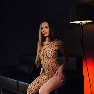 Model - ElizaVec milf