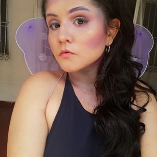 Model - Annie_miau feet