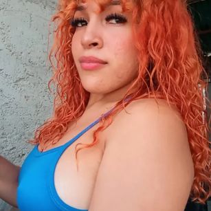 Model - AuraxGold beauty