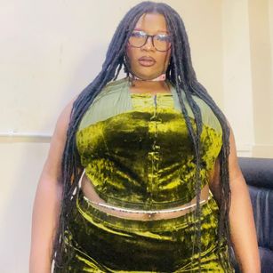 Model - CurvyCocoxxx feet