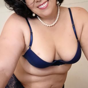 Model - Anastacia Blues squirt