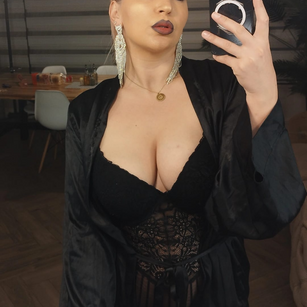 Model - LaylaBlake cei