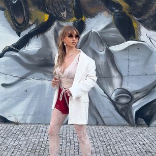 Model - SHEZEL joi