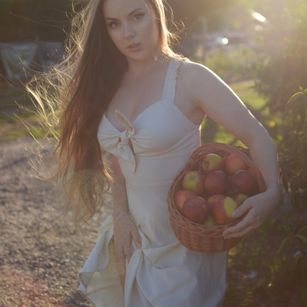 Model - Jessa Rouds strapon