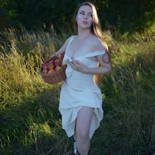Model - Jessa Rouds joi